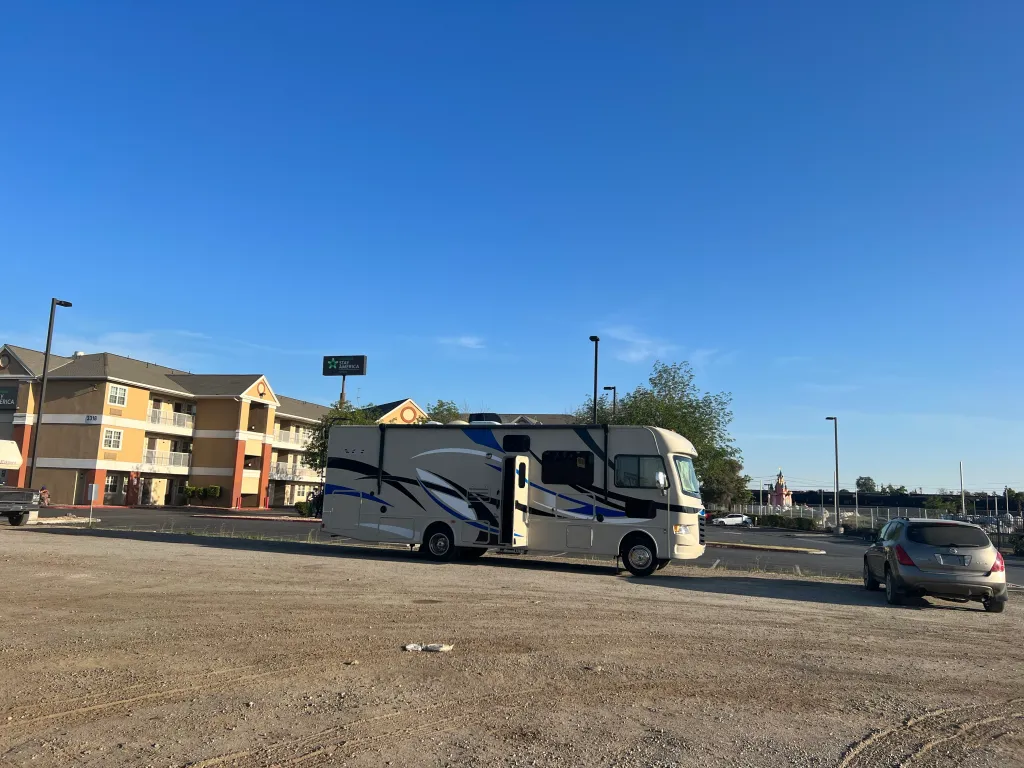 Free overnight parking at a Cracker Barrel restaurant