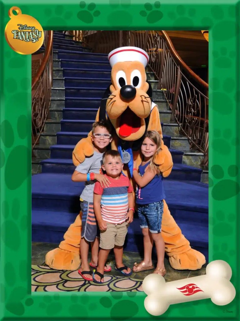 Disney extras - the unlimited photo package includes all the cute character photos.