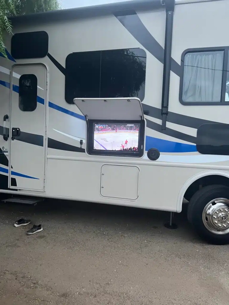 Our outdoor TV on the Thor 30.2 Ace