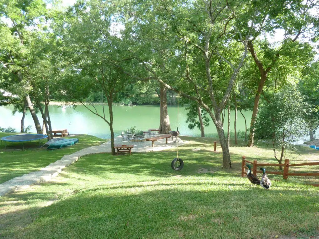 A backyard at one of the best airbnbs in Austin