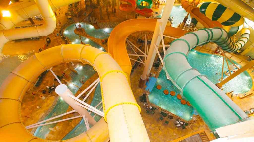 The Great Wolf Lodge is hands-down a top pick when it comes to family resorts in Dallas Texas