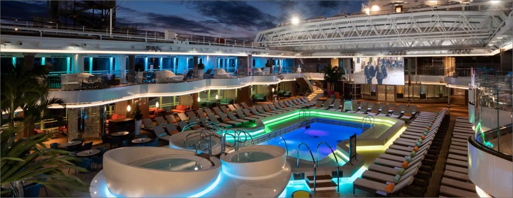 The pool on a Holland America cruise