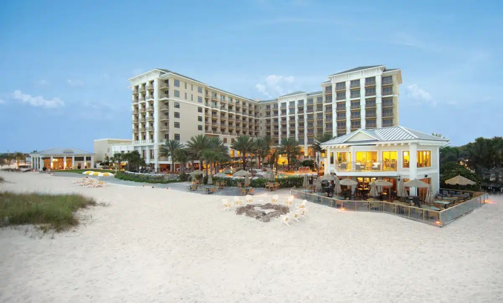 The Sandpearl Resort on the sand in Florida is an idea for your family summer vacation